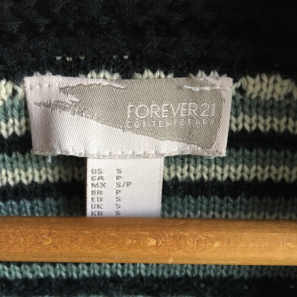 ⚪ 3/$15 Forever 21 teal & black aztec patterned - Picture 5 of 14